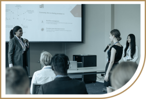 Leia mais sobre o artigo Os treinamentos corporativos acabaram. Bem-vindos à era das jornadas de desenvolvimento